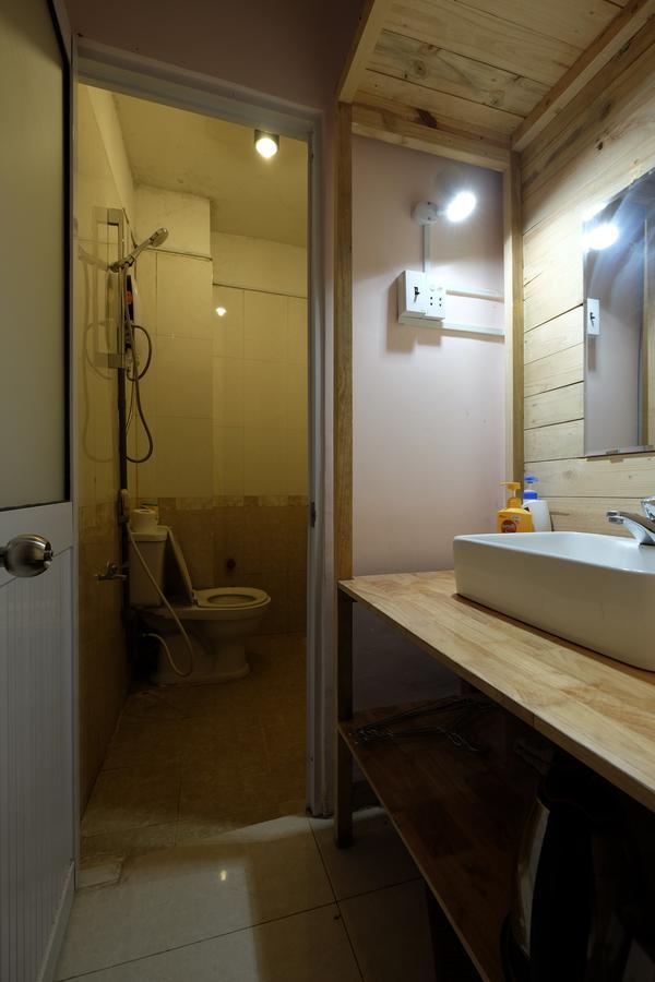 Homestay J-house Do Quang Dau *